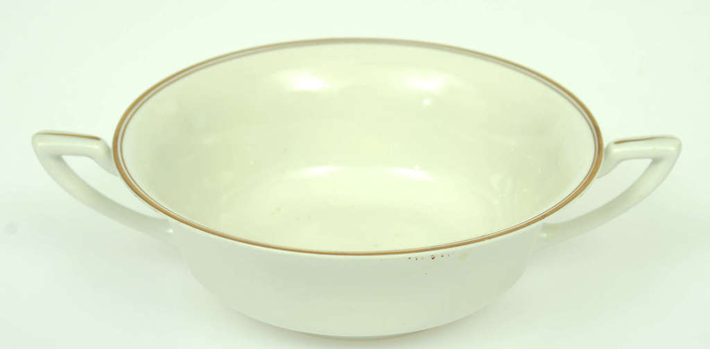 Porcelain broth bowl 