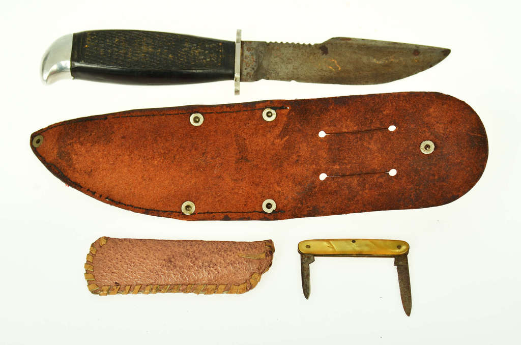 Hunting knife and small knife