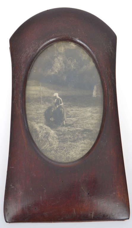 Mahogany photo frame with photo