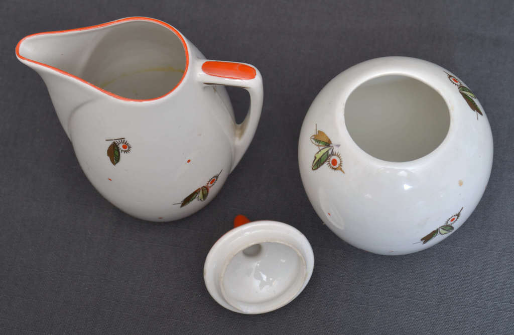 Porcelain cream bowl and sugar bowl