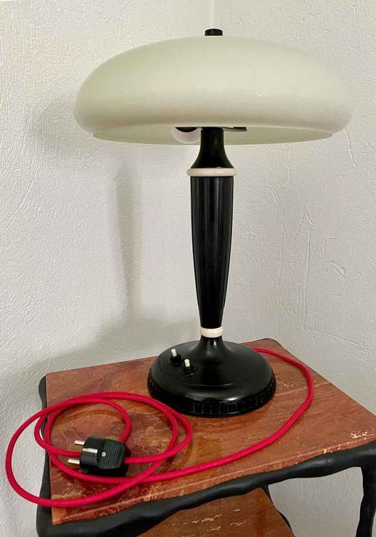 Table lamp (in perfect condition)