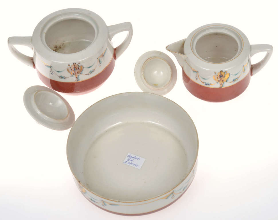 Not full porcelain tableware set(sugar bowl, bowl, jug)