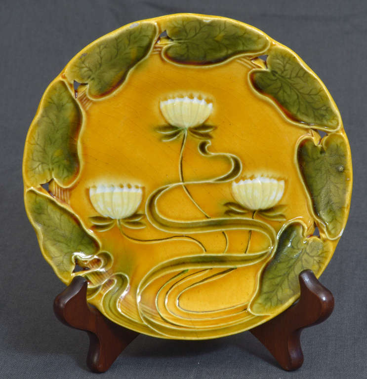 Art Nouveau plate
