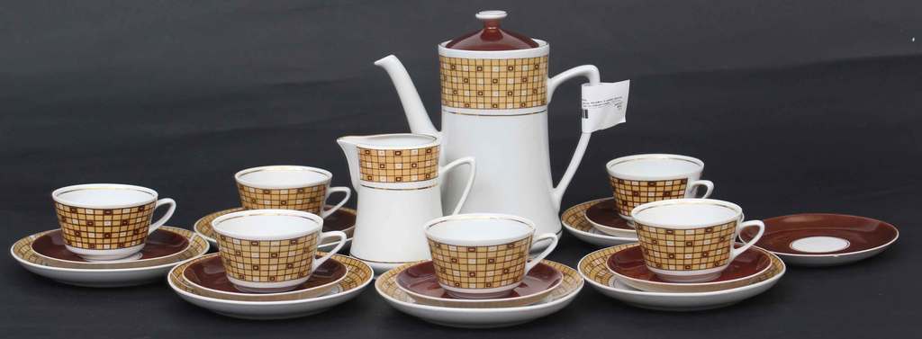 Porcelain tableware (incomplete)