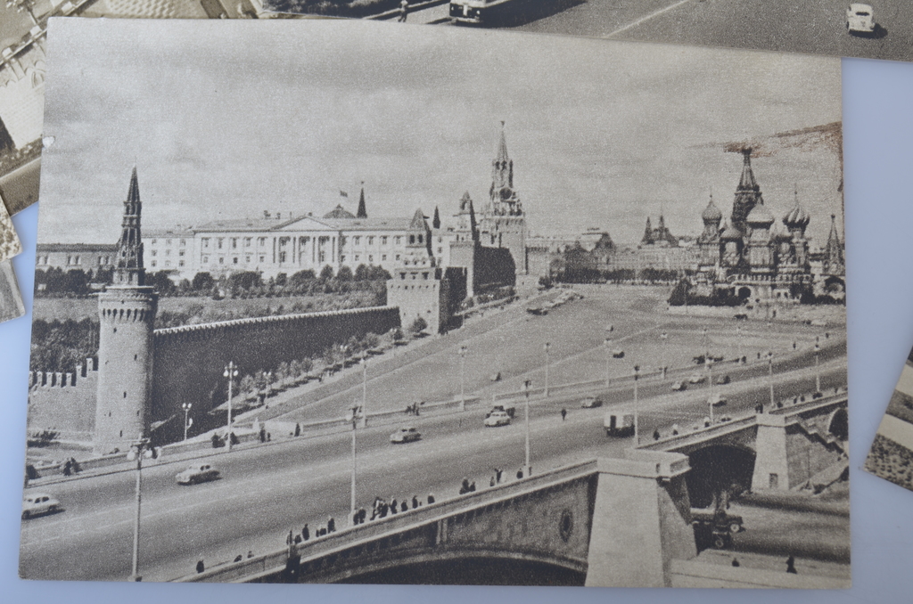 34 открытки с видами Москвы