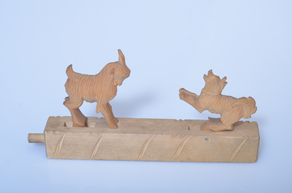 Kustināma koka rotaļlieta ''Kazlēns un suns''
