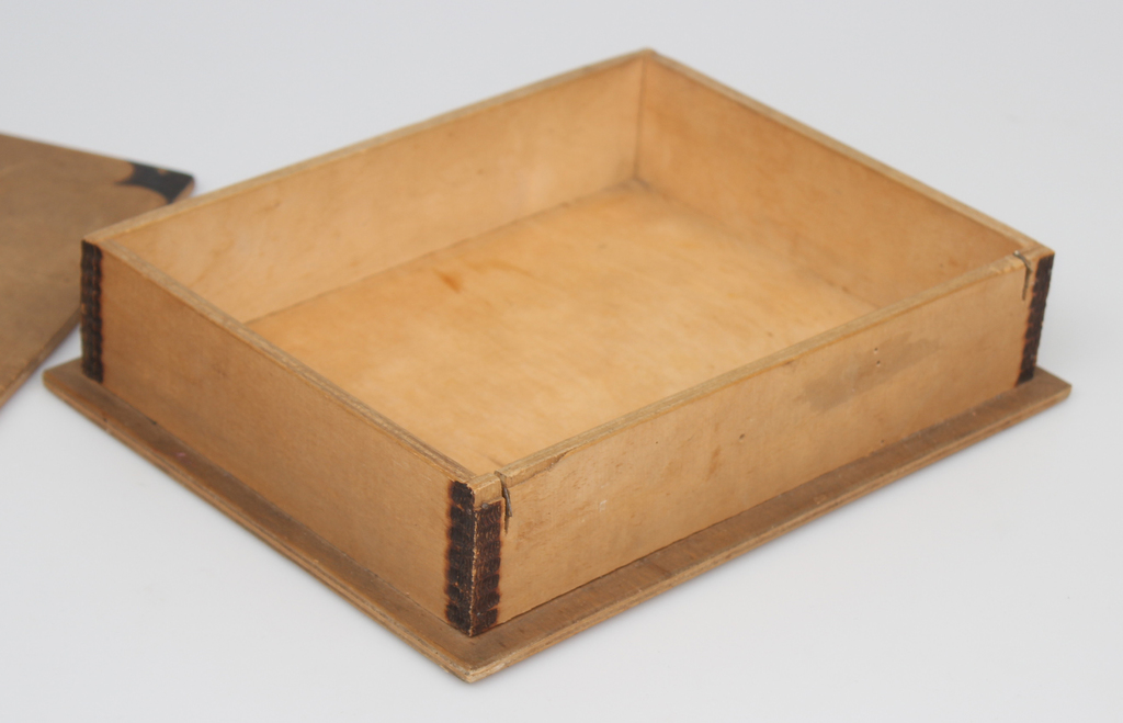 Wooden box/chest