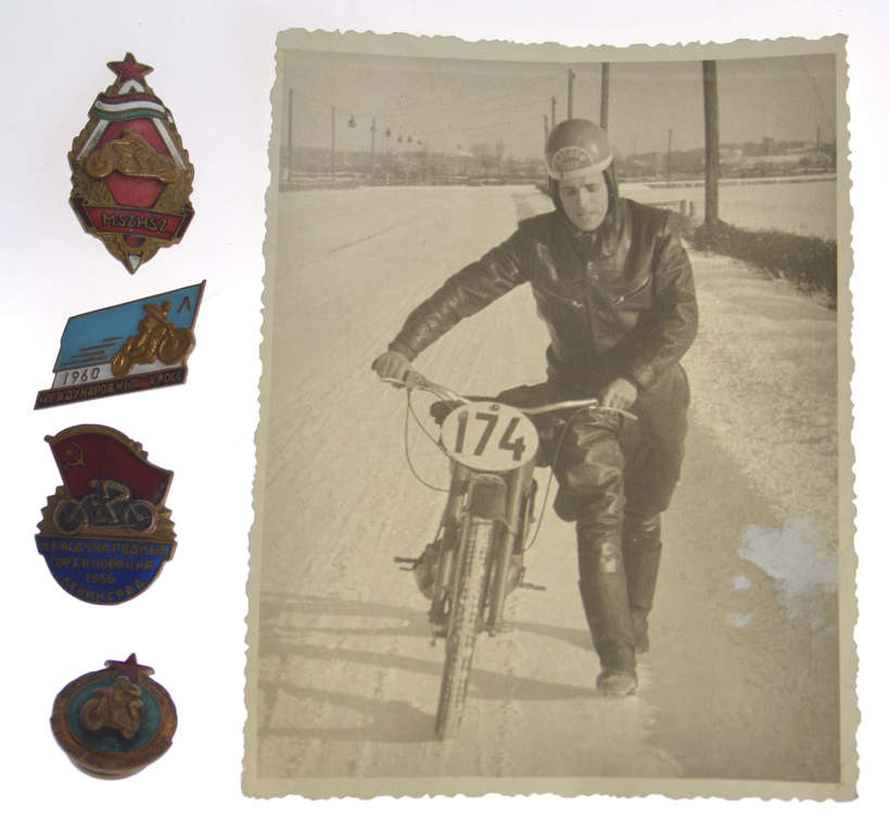 Спортивные награды СССР и фотография в мотоспорте (4 награды, 1 карточка)