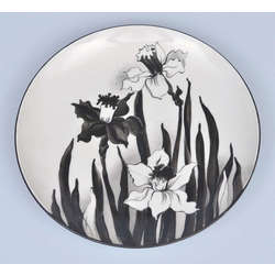 Porcelāna šķīvis ar ziedu gleznojumu