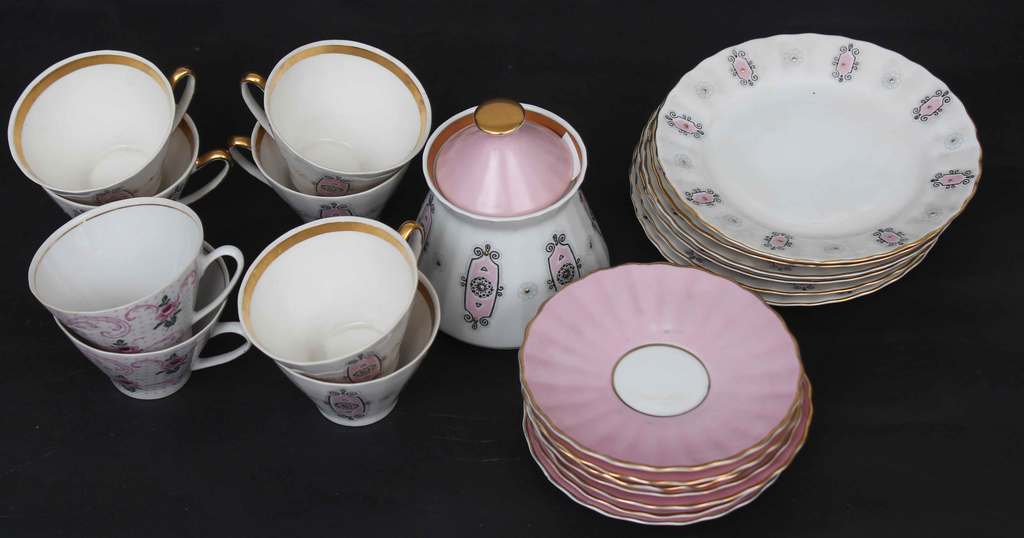 Porcelain set for 6 persons (incomplete)
