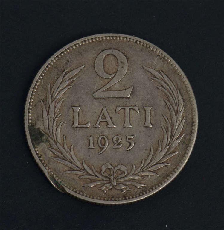 Серебряная монета - 2 лата 1925 г.