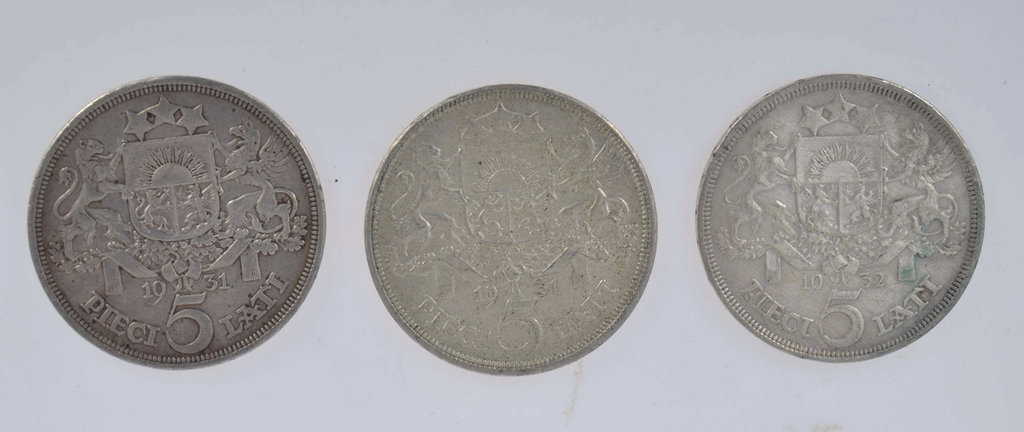 3 sudraba piecu latu monētas