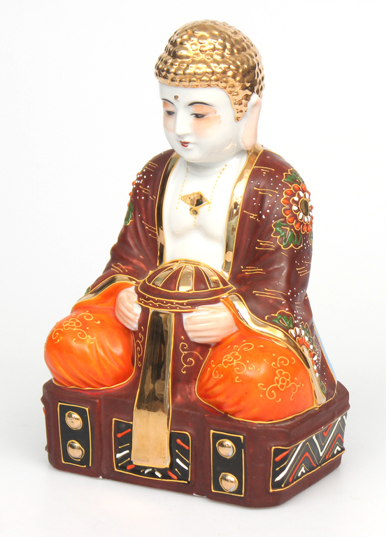 Pocelain figurine 