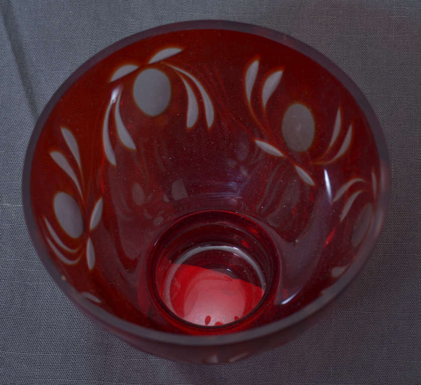 Конфетница из рубинового стекла