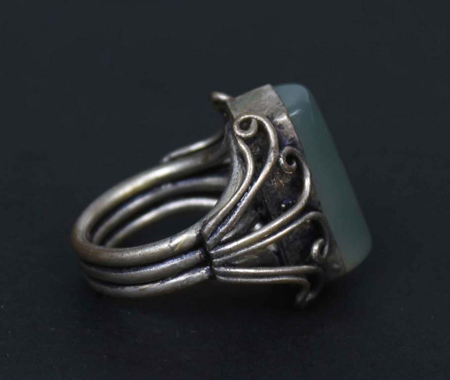 Серебряное кольцо в стиле модерн с агатом