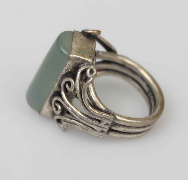 Silver Art Nouveau ring with agate