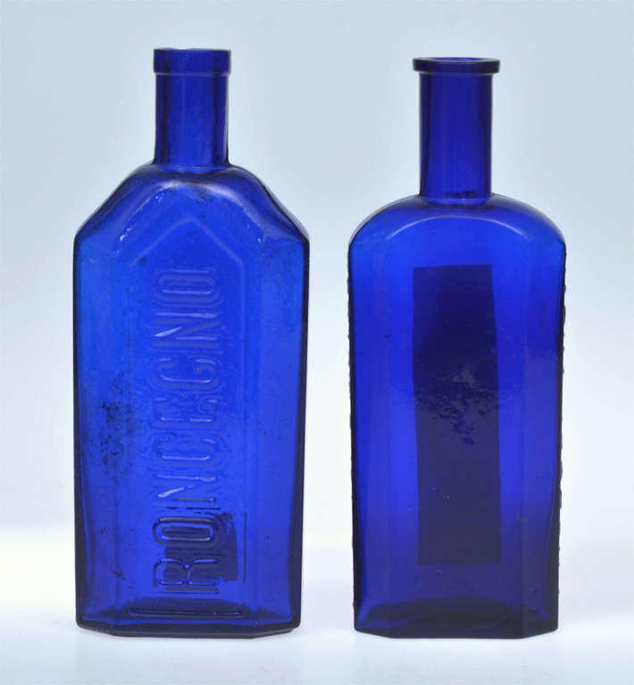 Kobalta zilā stikla flakoni 