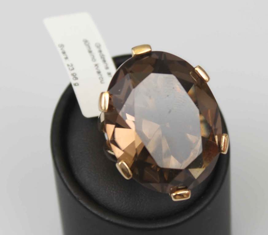 Gold ring with smoky quartz