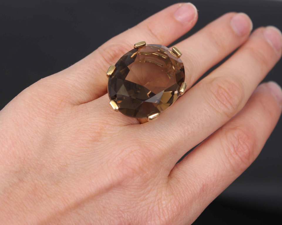 Золотое кольцо с дымчатым кварцем