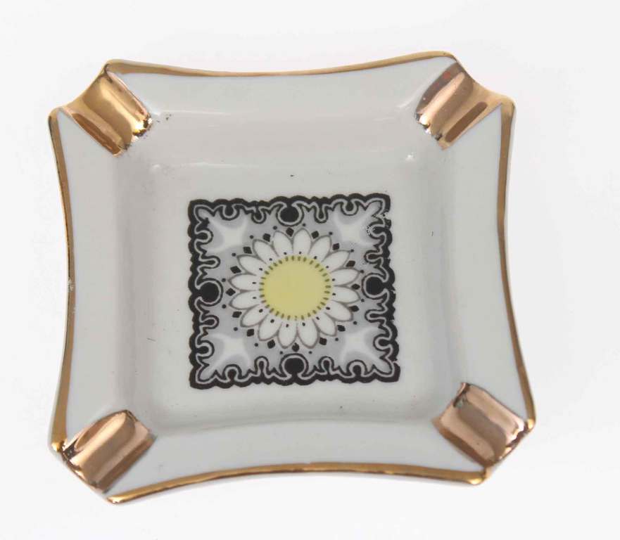 Porcelain ashtrays (2 pcs.)