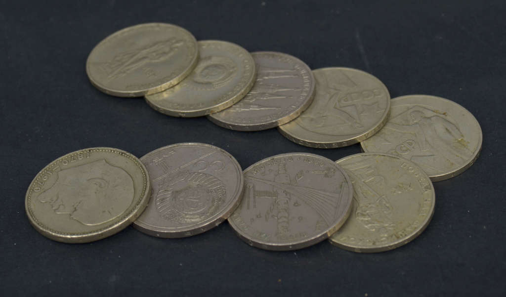 Монеты 1 рубль (9 штук)