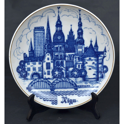 Porcelāna šķīvis ar Rīgas skatiem