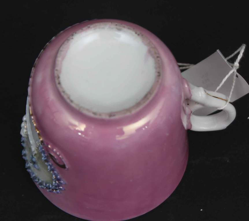 Kuzņecova porcelāna krūzīte ar perlamutru 