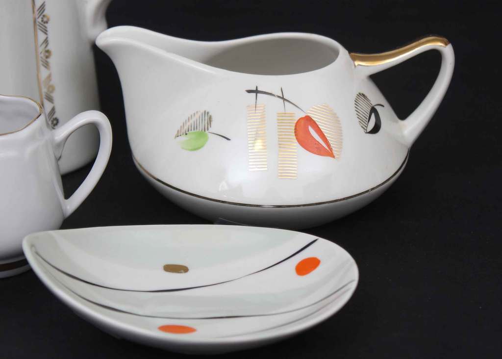 Porcelain tableware set (6 pcs)