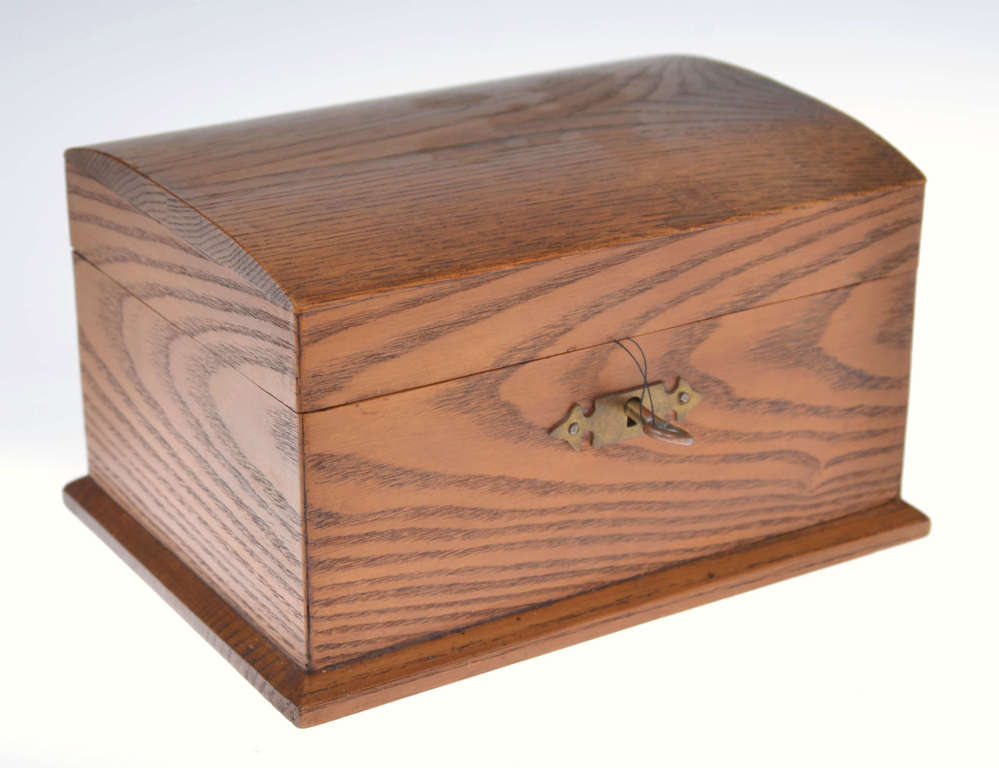 Wooden dowel chest