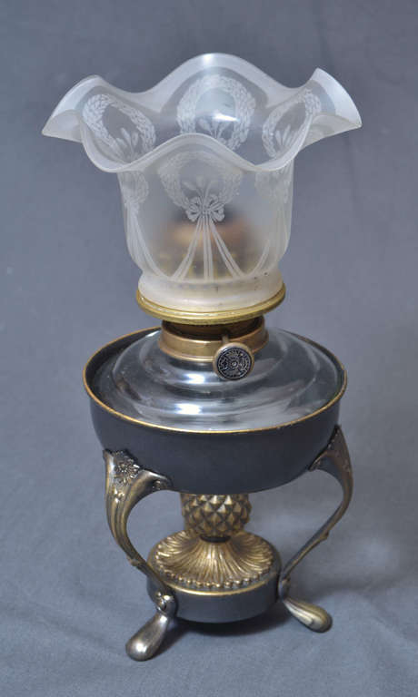 Kerosene bronze lamp