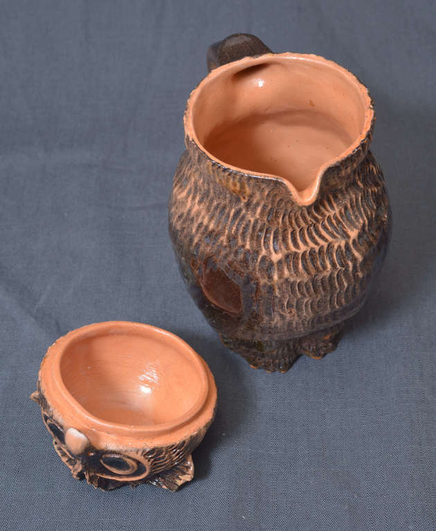 Ceramic pitcher 