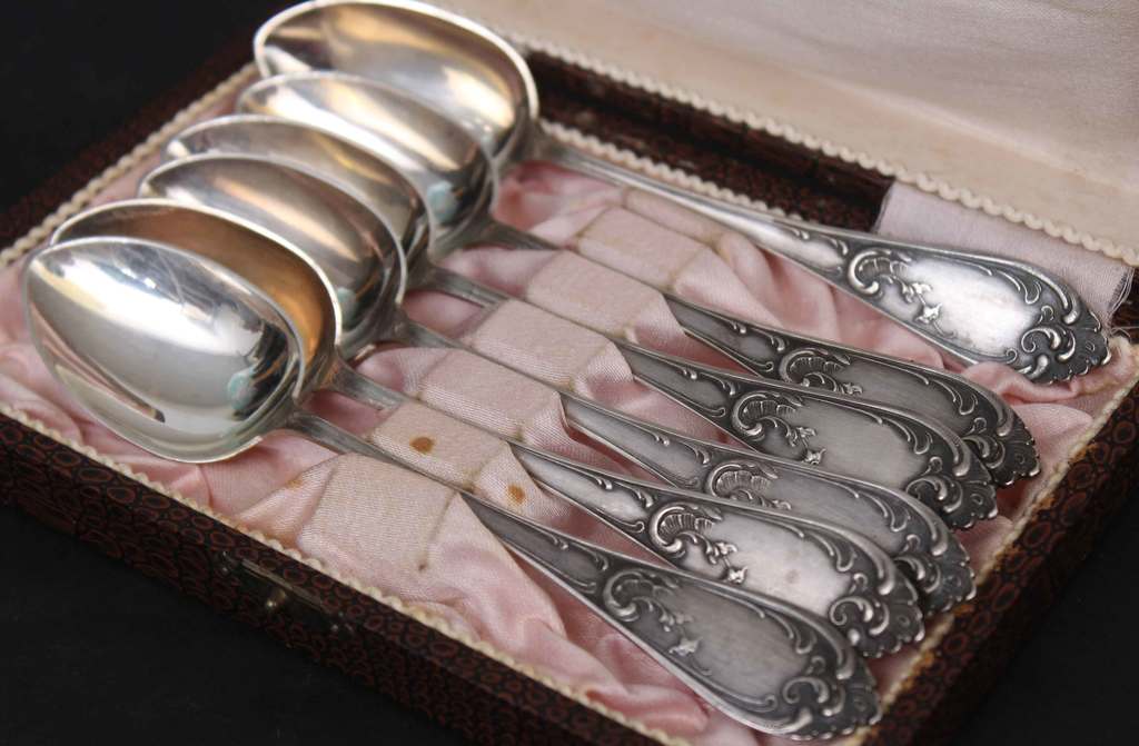 Six silver teaspoons