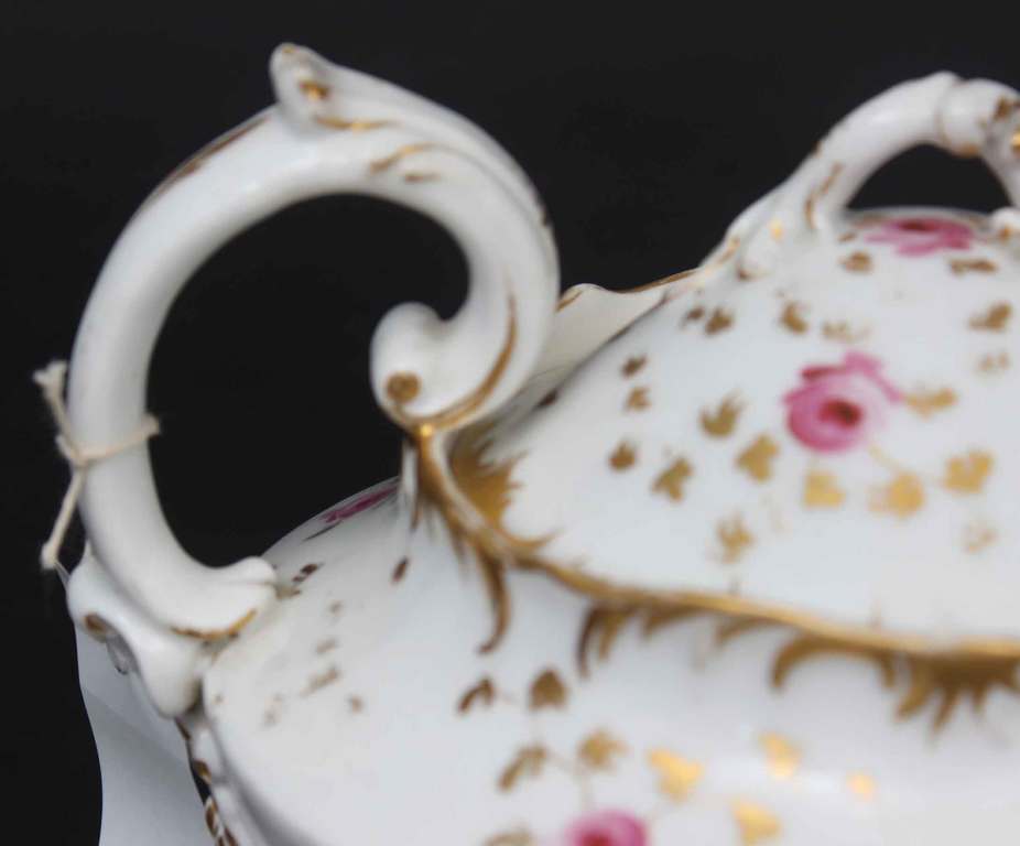 Karņilova porcelāna fabrikas kafijas kanna