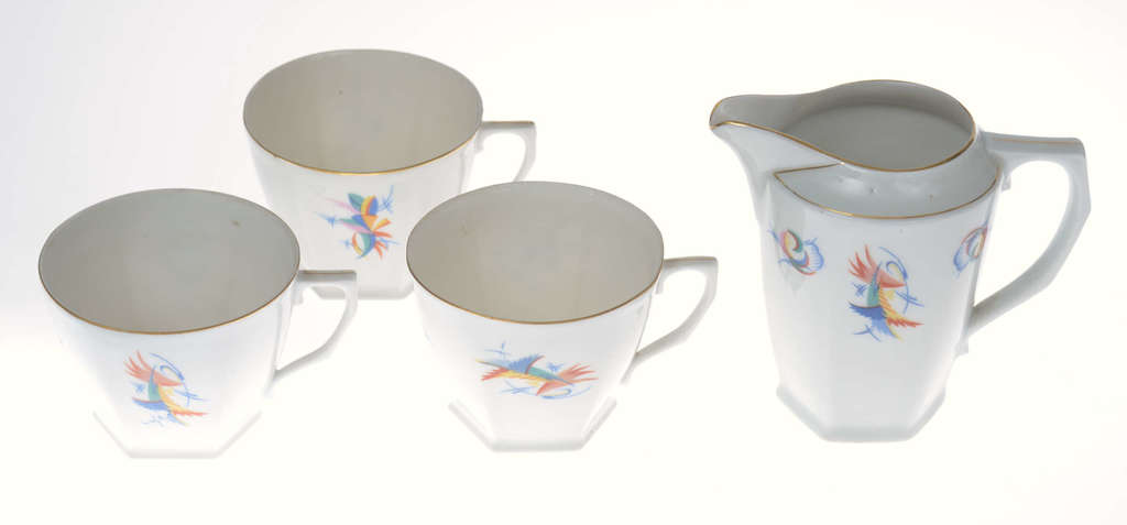 Jessen porcelain cups with saucers and cream bowl - incomplete set