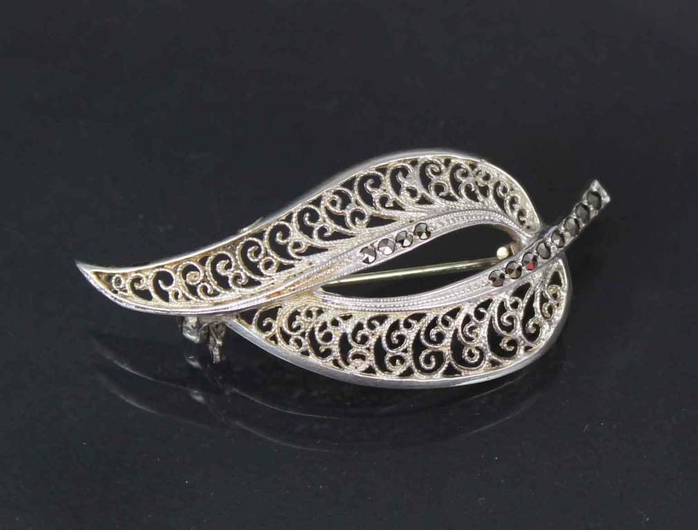 Silver-plated Art Nouveau brooch with marcasite crystals