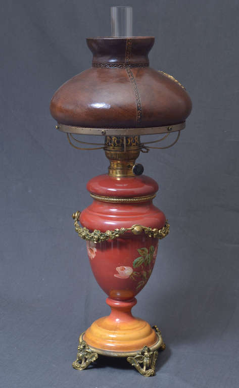 Porcelain kerosene lamp with bronze finish