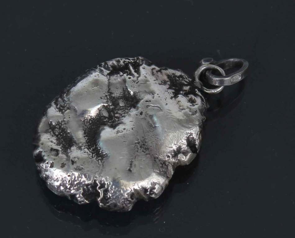 Серебряное кольцо и кулон с кораллом