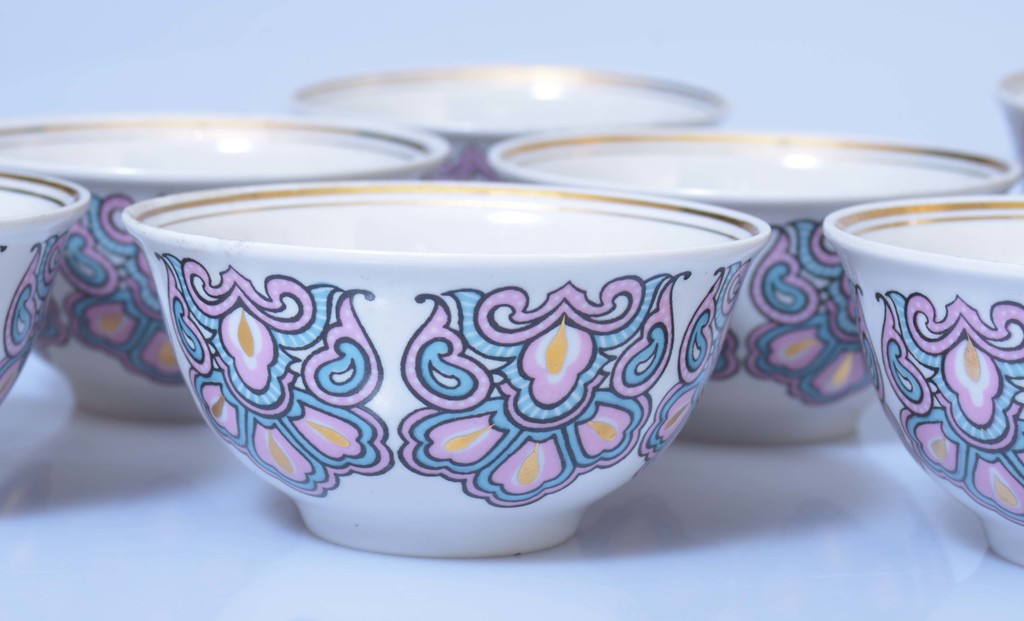 Porcelain Uzbek style set (6 + 1)