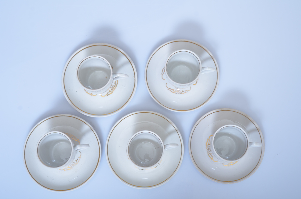 Porcelain espresso cups and saucers for 5 people