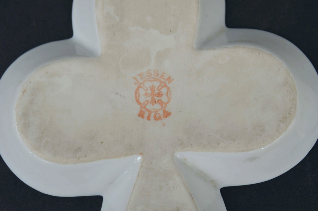 Porcelāna trauciņi ar karšu simboliem 2 gab