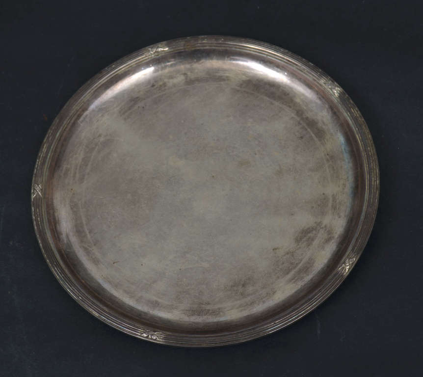 Серебряная тарелка Фаберже