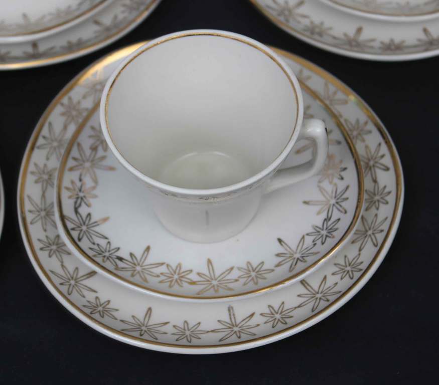 Partial porcelain set 