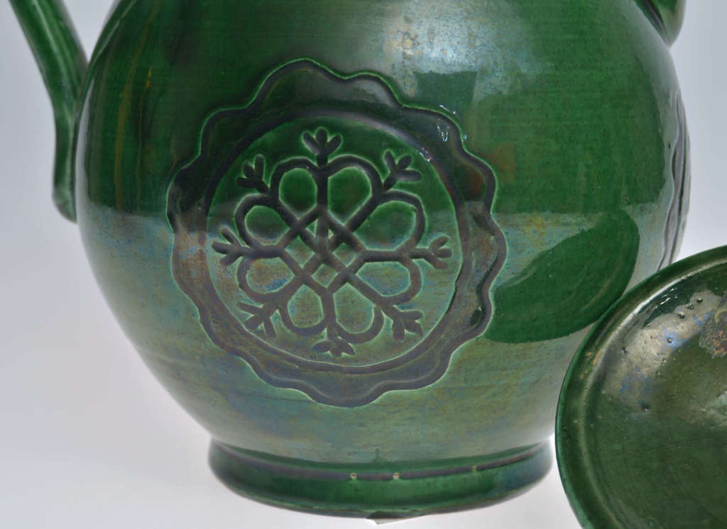 Keramikas krūka ar vāku