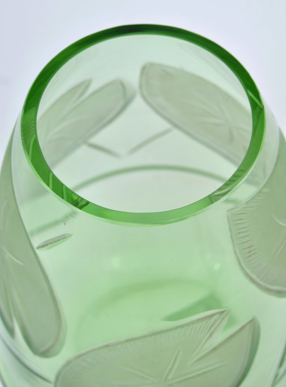 Zaļa stikla vāze