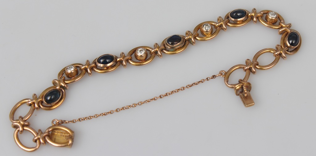 Gold bracelet with sapphires and diamonds