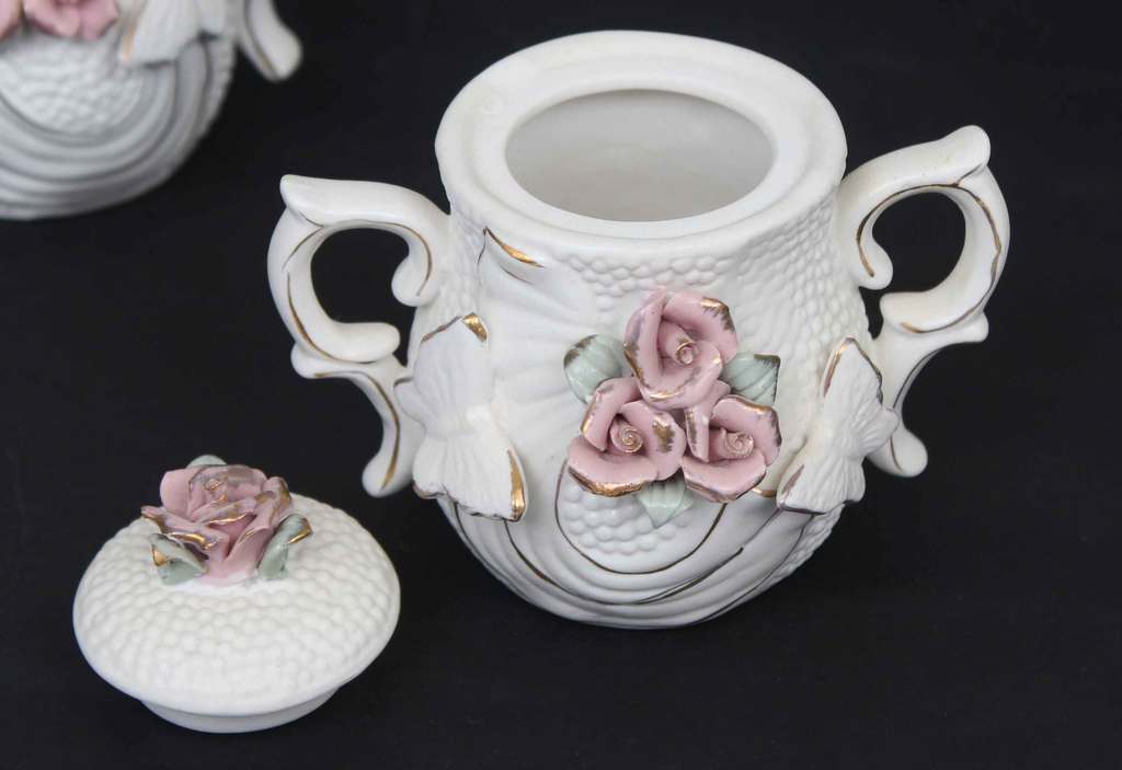 Porcelain set with roses and butterflies