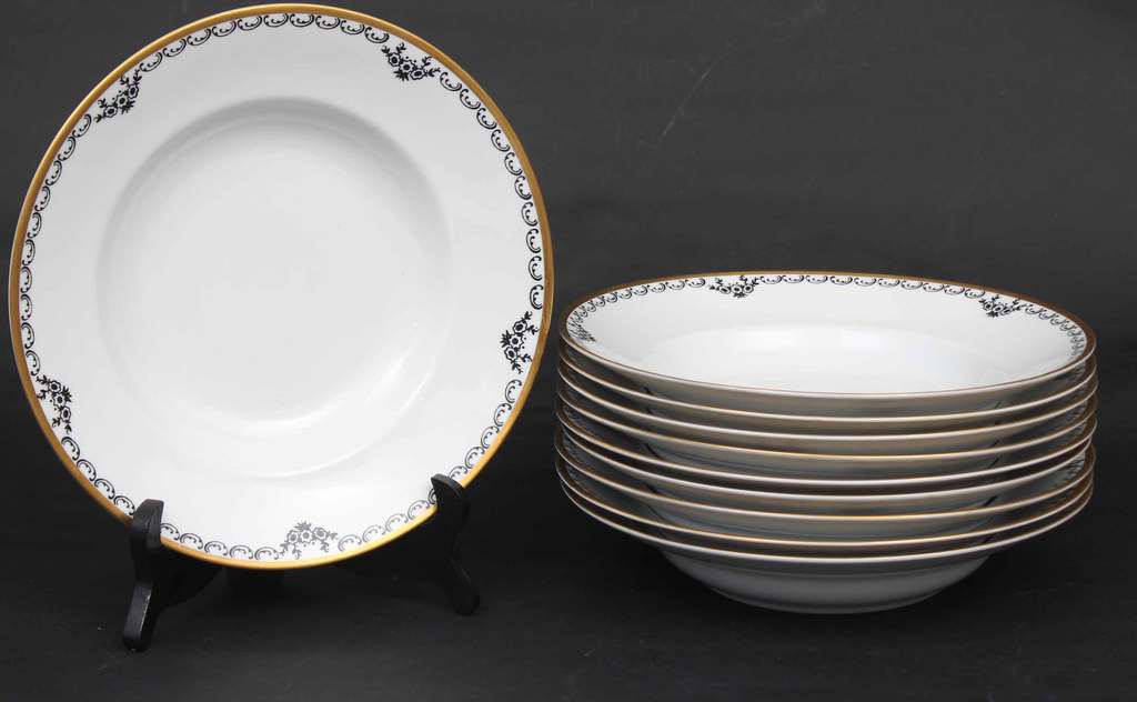 Porcelain soup plates (10 pcs.)