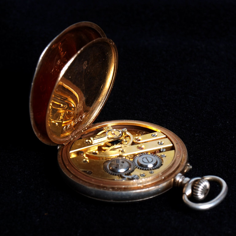 Серебряные карманные часы