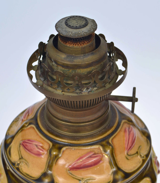 Jūgendstila petrolejas lampa ar kupolu Tulpe