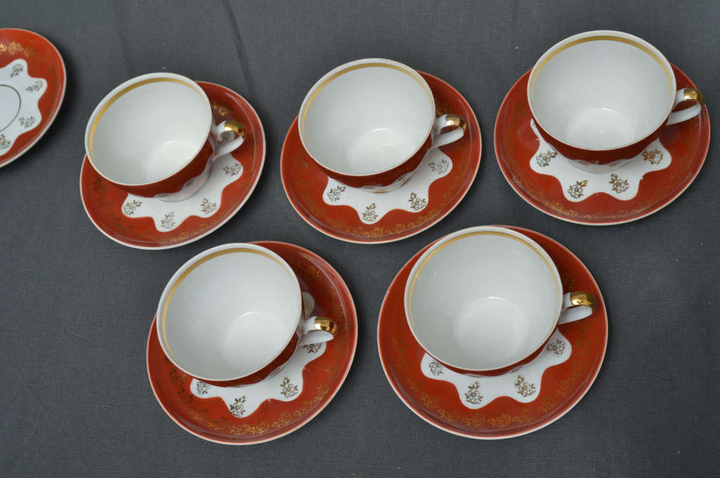 Tea set for five people